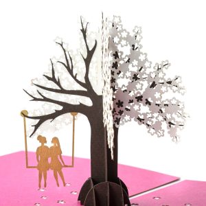 Postal Pop Up Duas Mulheres no Baloiço de uma Amendoeira